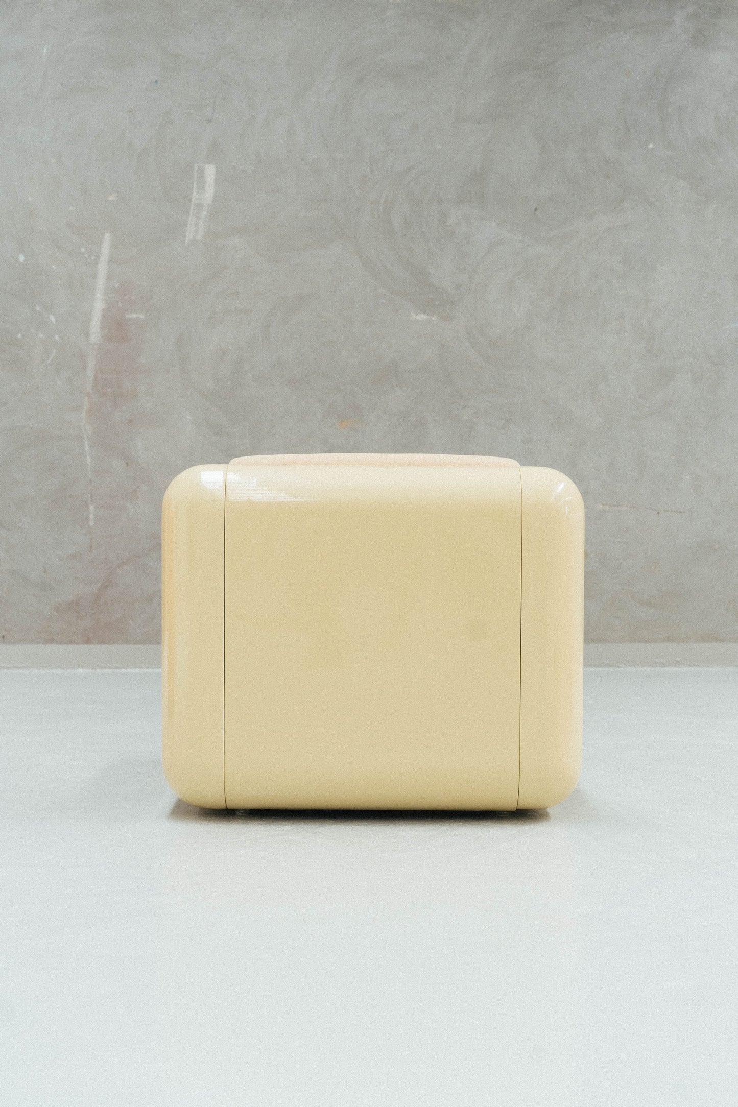 T4 UMA - Single Sofa