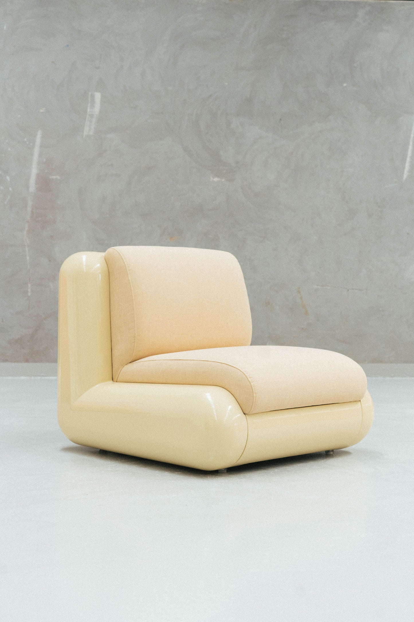 T4 UMA - Single Sofa