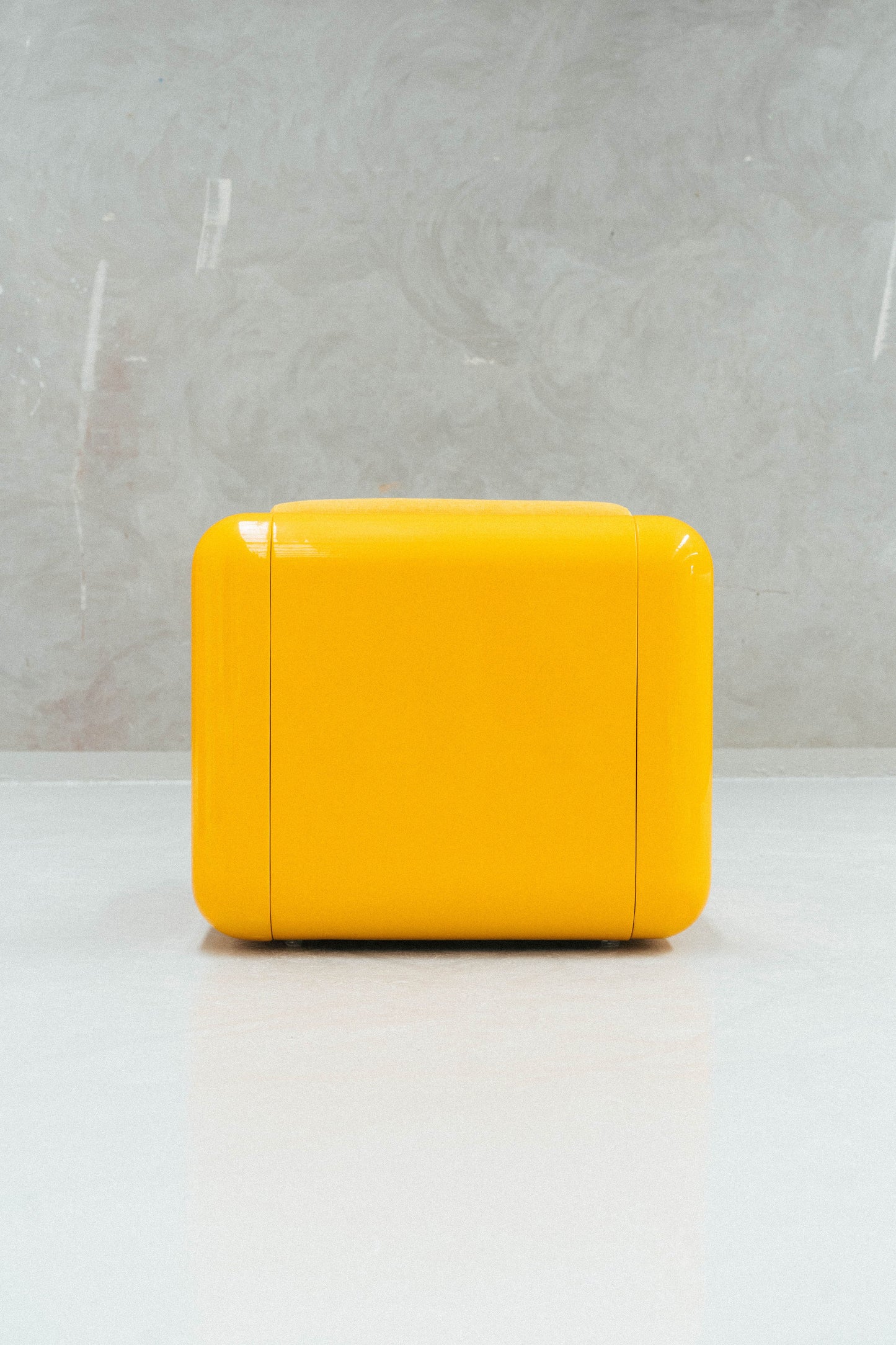 T4 UMA - Single Sofa