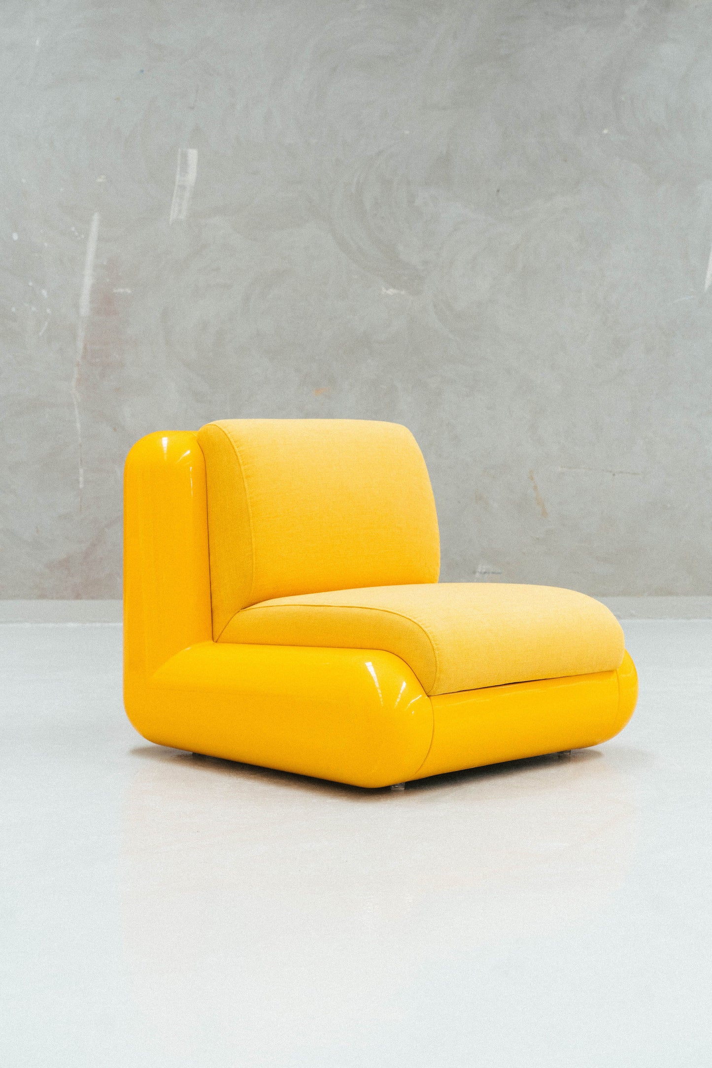 T4 UMA - Single Sofa